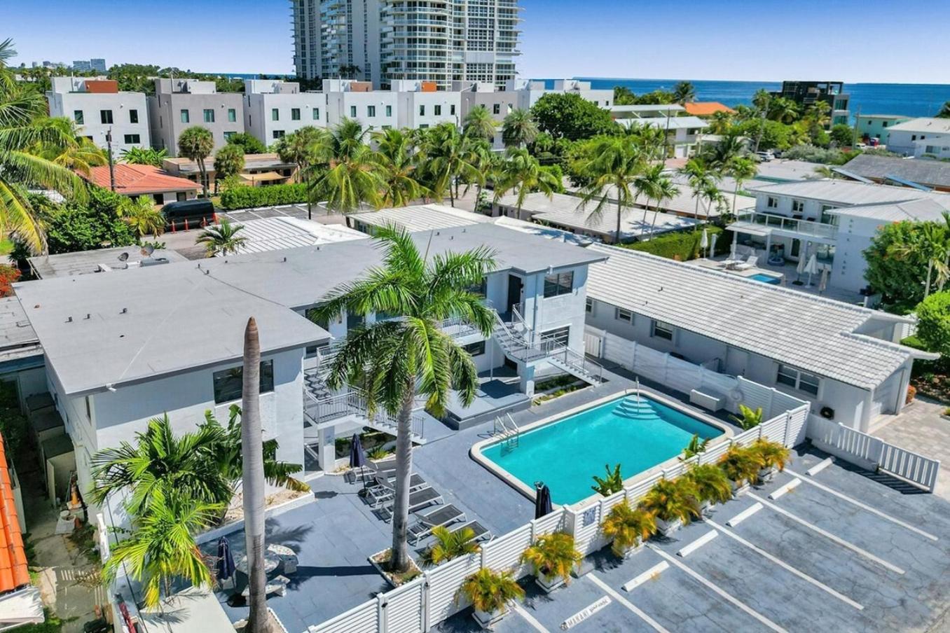 Waves On Desoto Rental Unit With Pool ฮอลลีวูด ภายนอก รูปภาพ