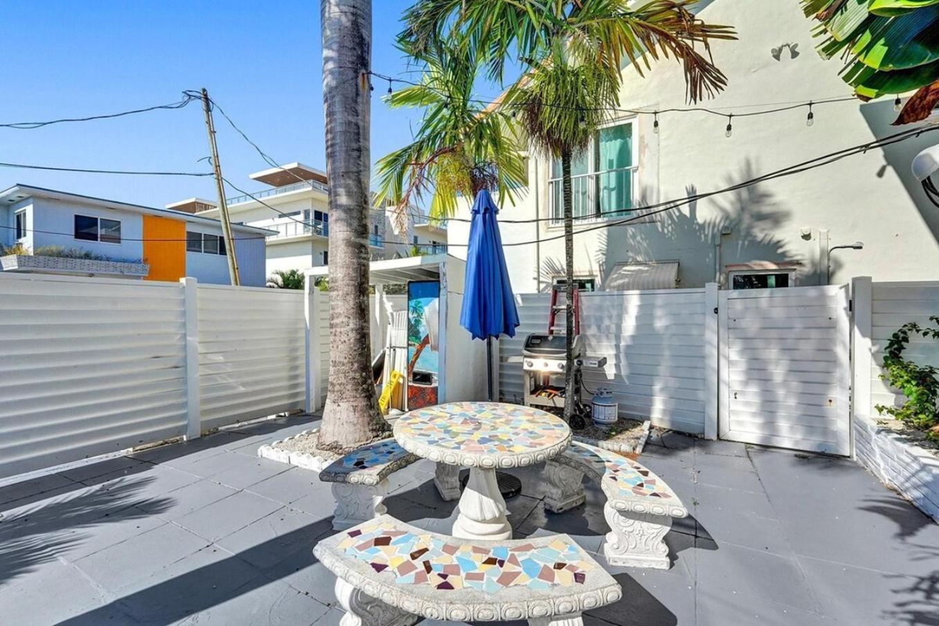 Waves On Desoto Rental Unit With Pool ฮอลลีวูด ภายนอก รูปภาพ