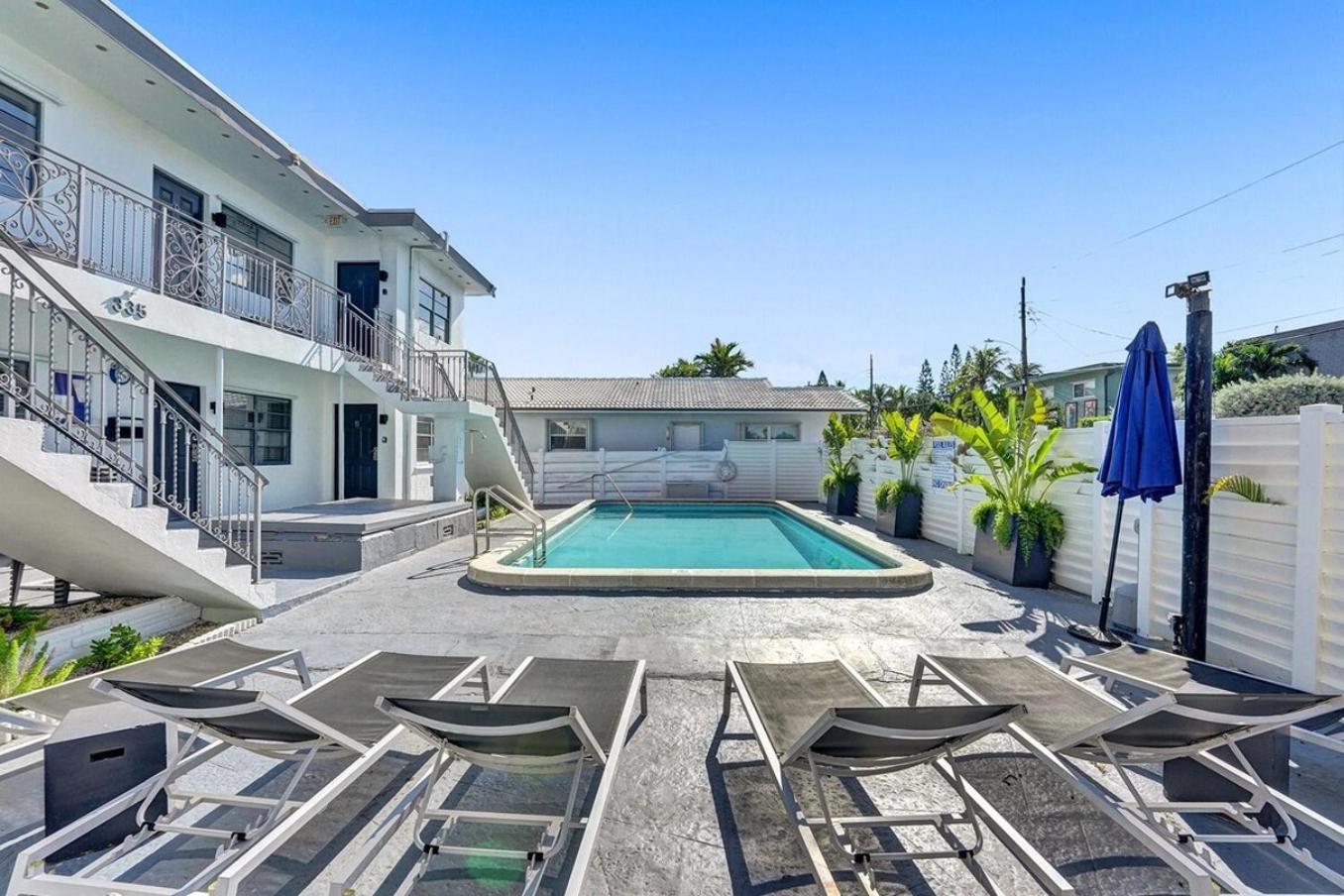 Waves On Desoto Rental Unit With Pool ฮอลลีวูด ภายนอก รูปภาพ